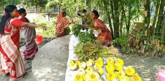 নড়াইলের অলোকাপুরীর হাটে বিনামূল্যেই মেলে সব ধরনের দ্রব্য সামগ্রী