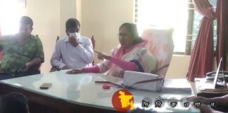 নড়াইল পৌর মেয়রের সাথে অশালীন আচরণের ঘটনায় থানায় মামলা ও স্মারকলিপি